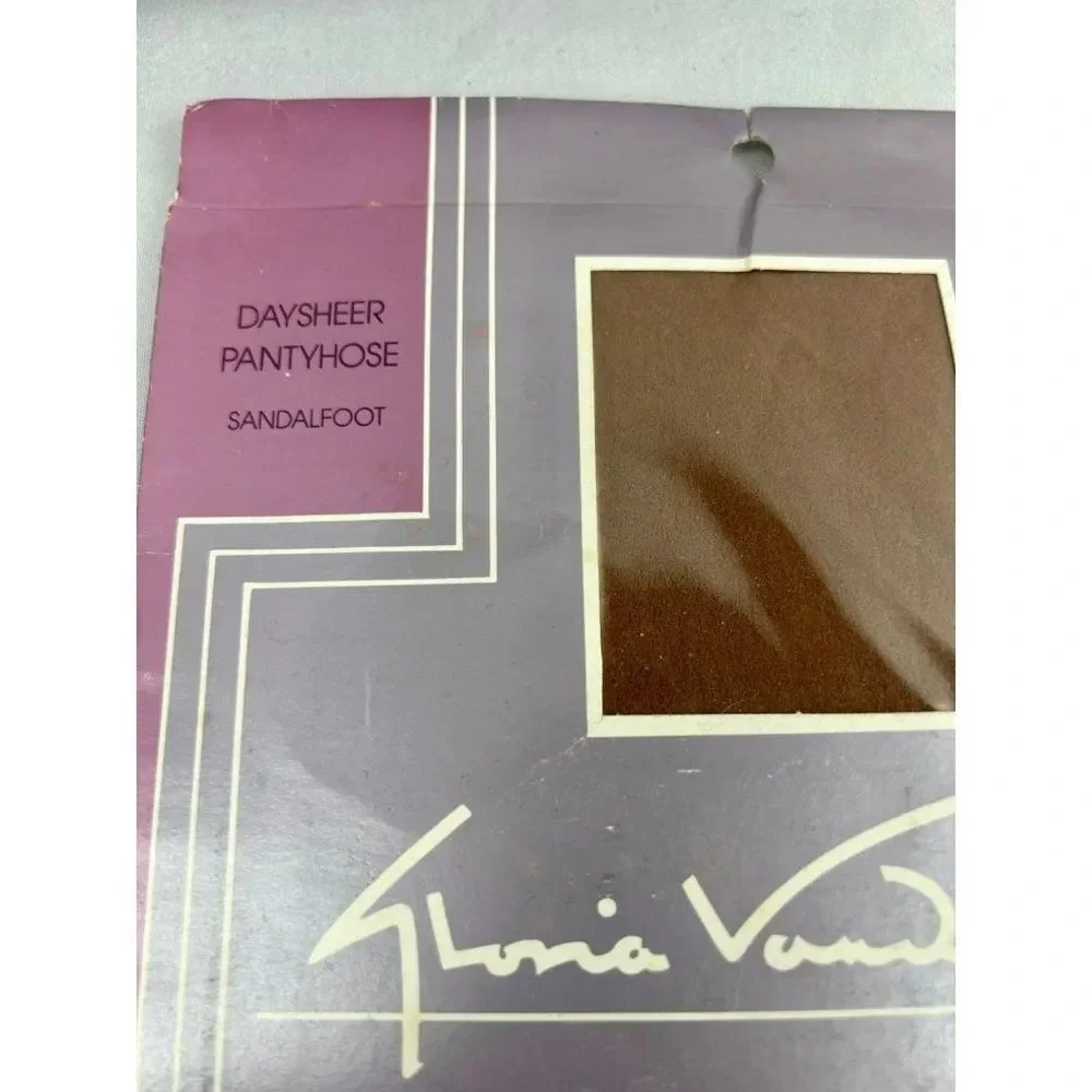 Vintage‎ NEW Gloria Vanderbilt Hosiery Pantyhose Small A Daysheer Sandlefoot Tan